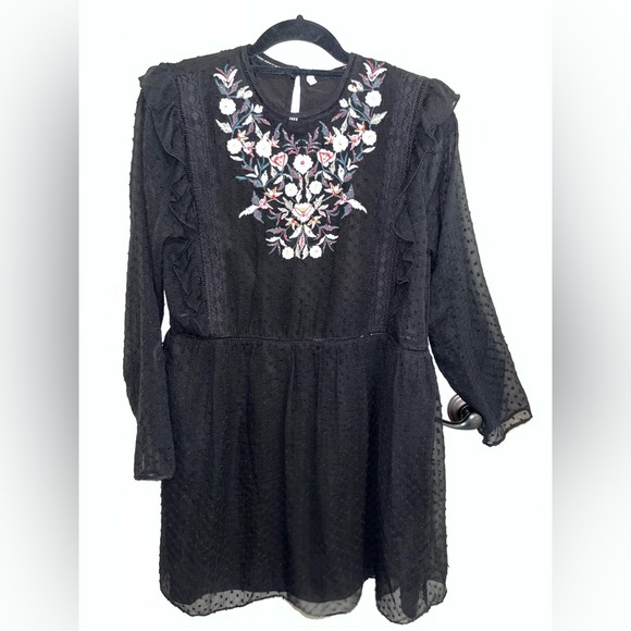 Zara Dresses & Skirts - Zara floral embroidered dotted dress